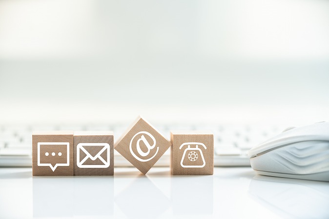 四角いマーク4つ